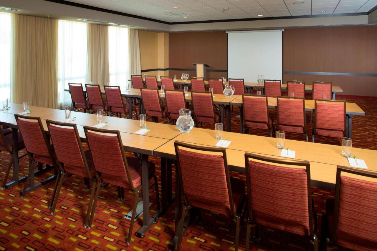 คอร์ตยาร์ด ดัลลัส มิดโลเทียน แอท มิดโลเทียน คอนเฟอเรนซ์ เซ็นเตอร์ Hotel Midlothian ภายนอก รูปภาพ