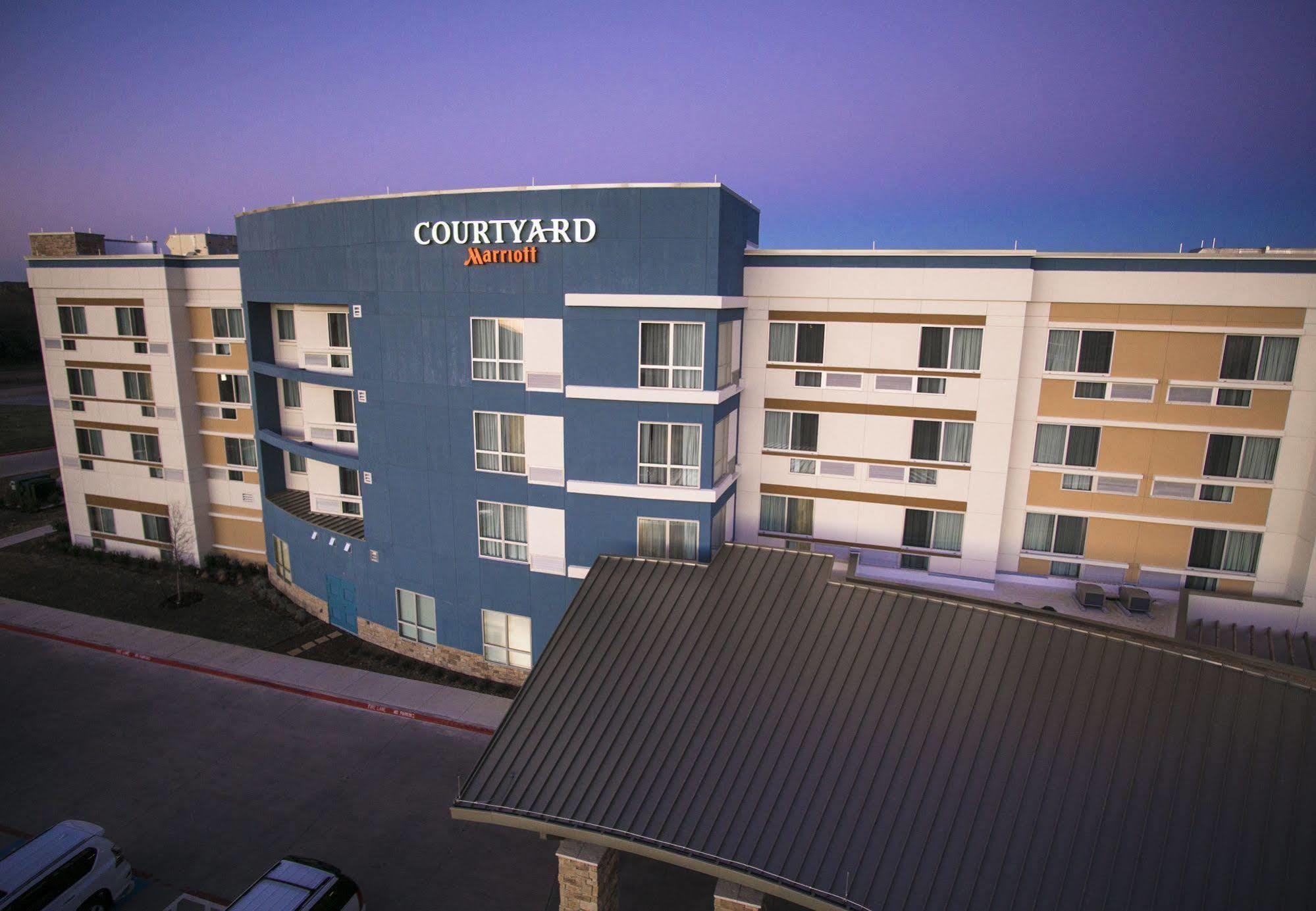 คอร์ตยาร์ด ดัลลัส มิดโลเทียน แอท มิดโลเทียน คอนเฟอเรนซ์ เซ็นเตอร์ Hotel Midlothian ภายนอก รูปภาพ