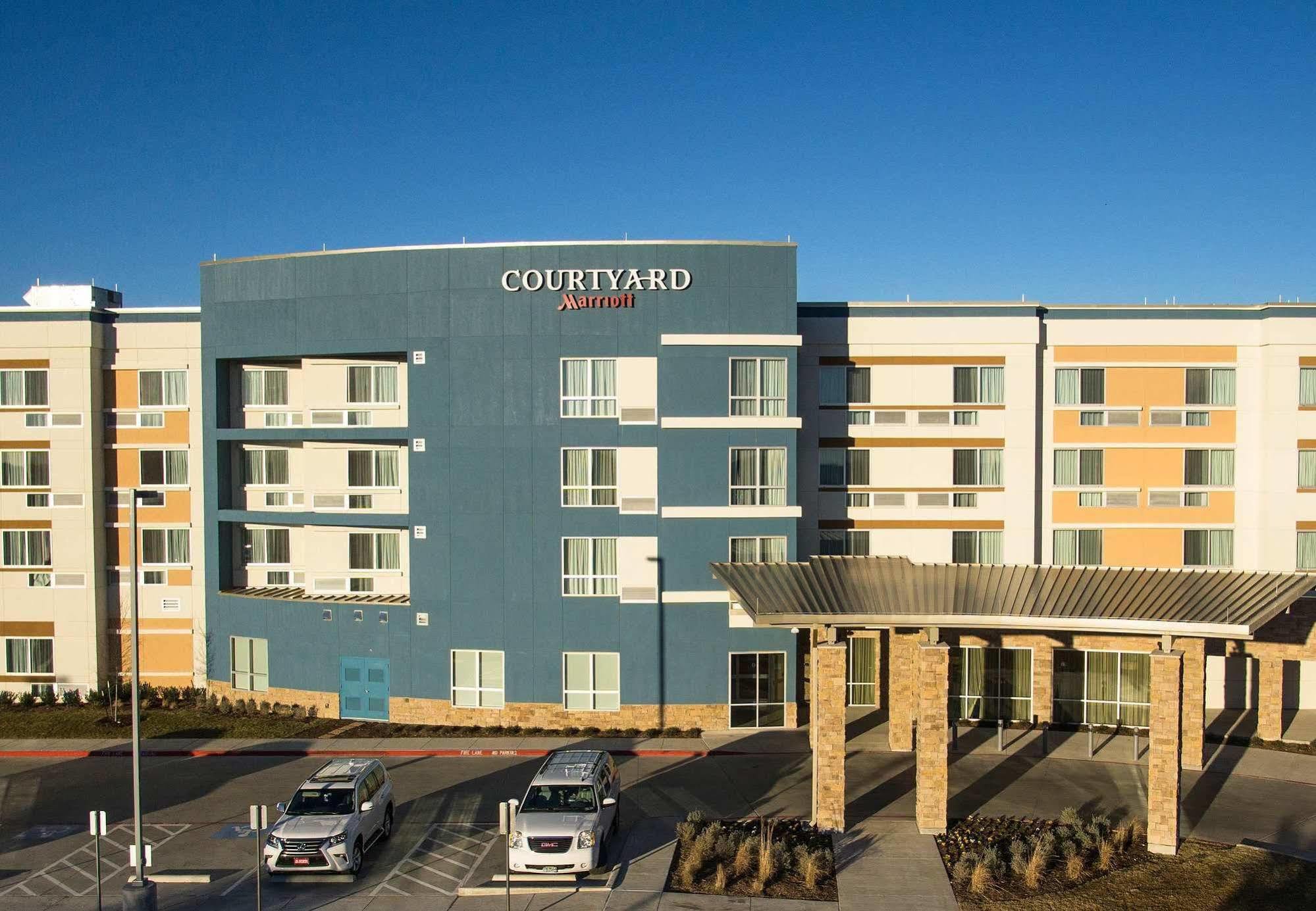 คอร์ตยาร์ด ดัลลัส มิดโลเทียน แอท มิดโลเทียน คอนเฟอเรนซ์ เซ็นเตอร์ Hotel Midlothian ภายนอก รูปภาพ